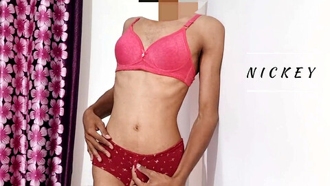 La belle-mère s'implique avec un sissy en lingerie pour un peu de plaisir HD Gay movie